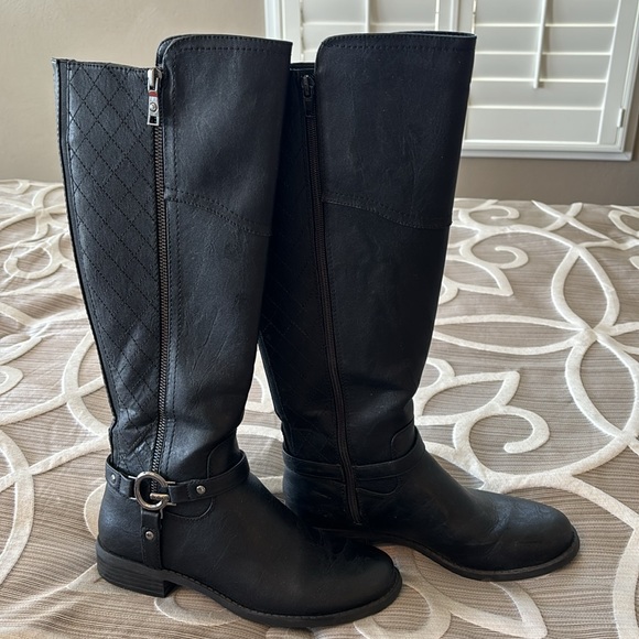 Guess Simulated leather Black Boots with Stretch panels Women’s Size 7.5 - Picture 3 of 12